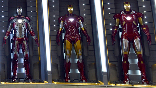 comic-con-2012-iron-man-3-armor-booth-1