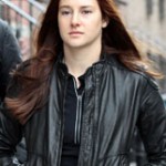 shailene-woodley-red-hair-on-amazing-spider-man-2-set-02